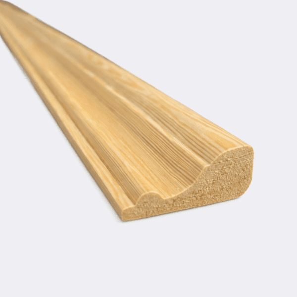 Ξύλινη ταβανογωνία για κάλυψη της ένωσης τοίχου και οροφής. Προσφέρει καθαρό τελείωμα και διακοσμητικό αποτέλεσμα, με δυνατότητα βαφής και εύκολη τοποθέτηση.